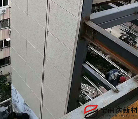 舊小區(qū)改造電梯選用寶潤(rùn)達(dá)保溫裝飾一體板